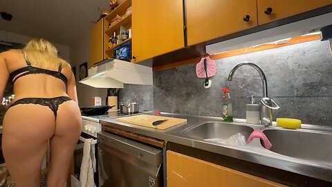 Black cute set ;)) making some foooood while talking with you uwu