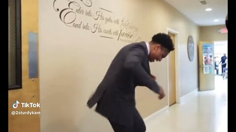 One guy answers a specific prayer 😩🙌🏾🕺🏽 #praisebreak