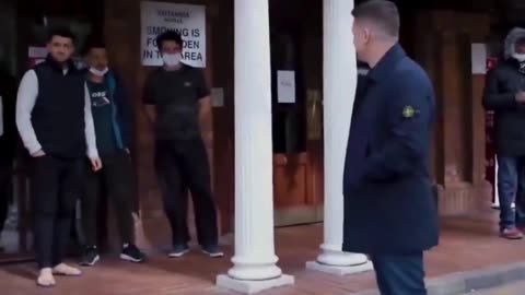 Reino Unido se apresuró a condenar a Tommy Robinson, llamándole "agitador" y "peligro"