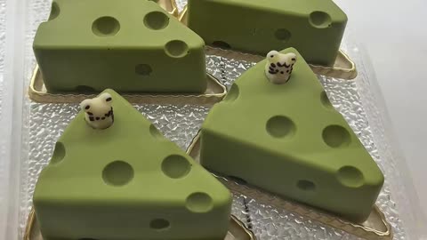 Matcha mouse cheesecake
