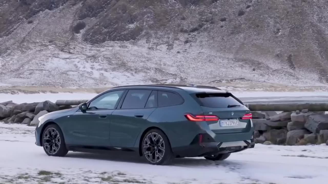 The new BMW i5 eDrive40 Touring Reveal