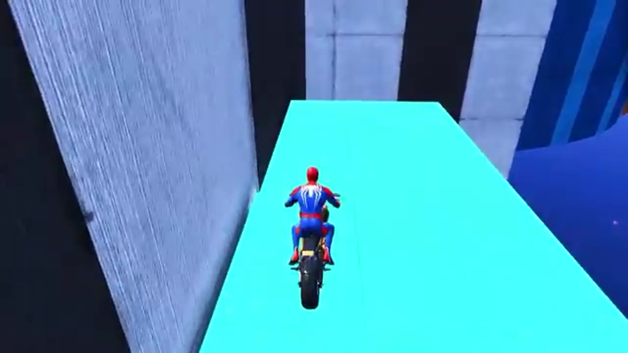 الأبطال الخارقين على القضبان دوامة قمع جسر - SPIDER-MAN!on Motorcycle in Spiral Bridge Stunt Ride