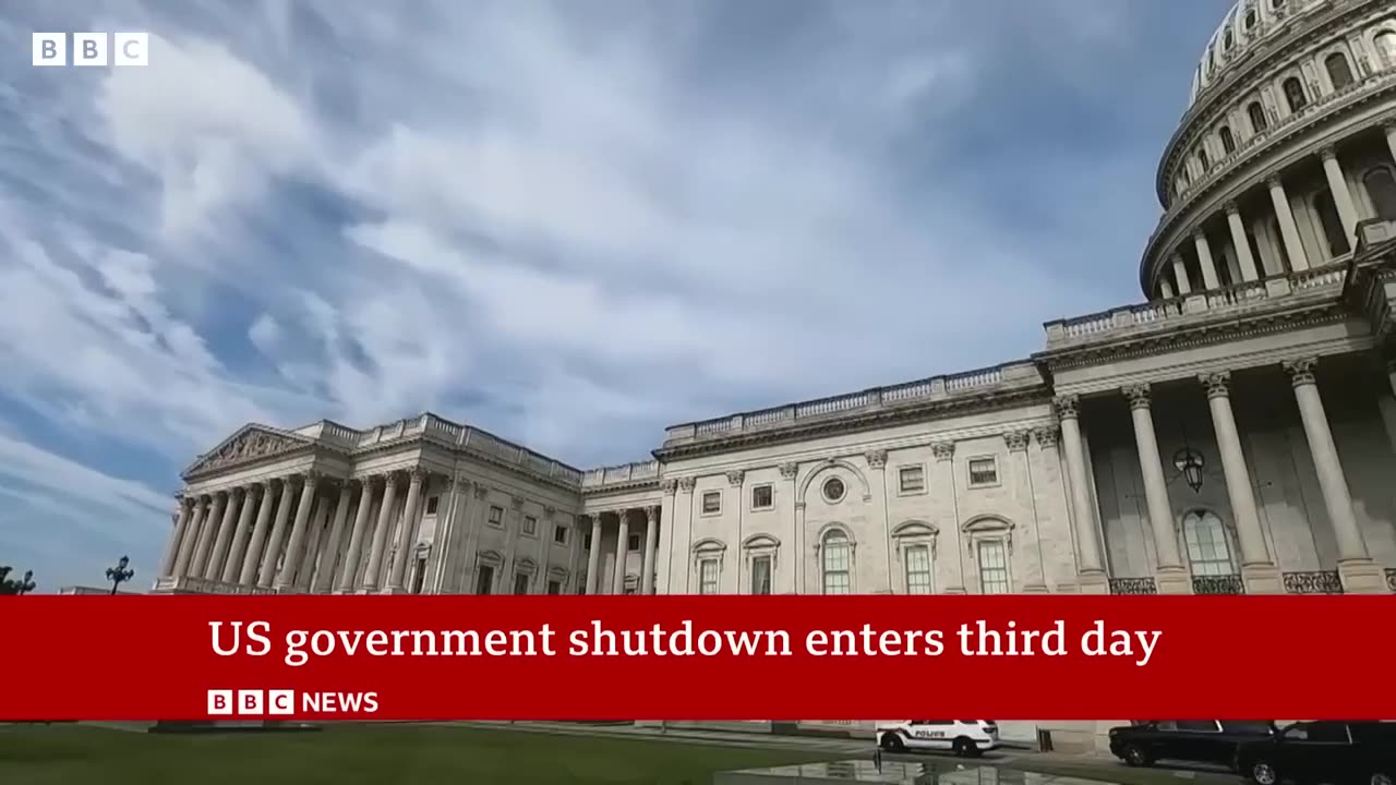 Donal trumpt threatens 'mass layoff' during US goverment shutsdown
