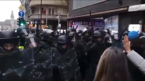 Police in Luxembourg resort to violence against covid tyranny protesters