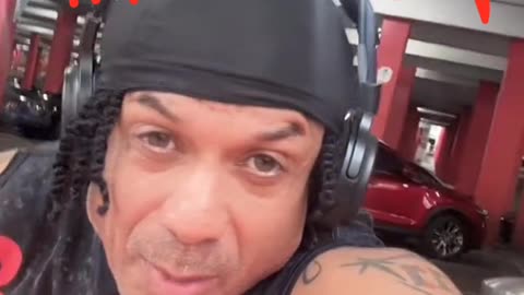 BENZINO SAYS STOP WORRYING ABOUT HIS NECK MIND YOURS B4 YOU GET HURT 