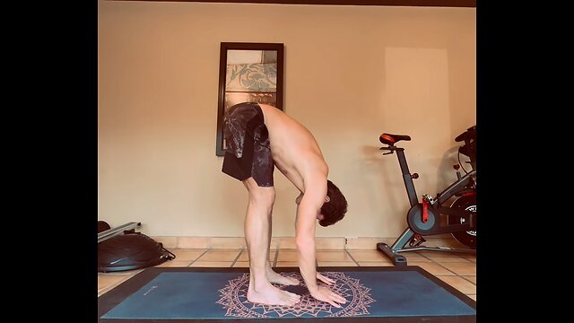 Forward fold 🙏🏼😇 #yoga