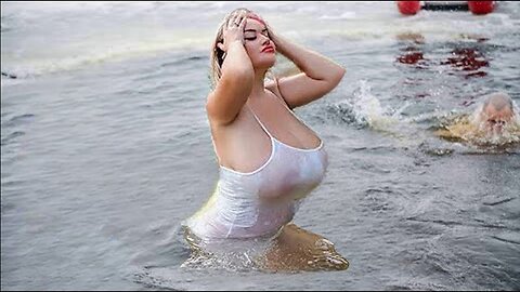 BEAUTIFUL MODEL BOOBS