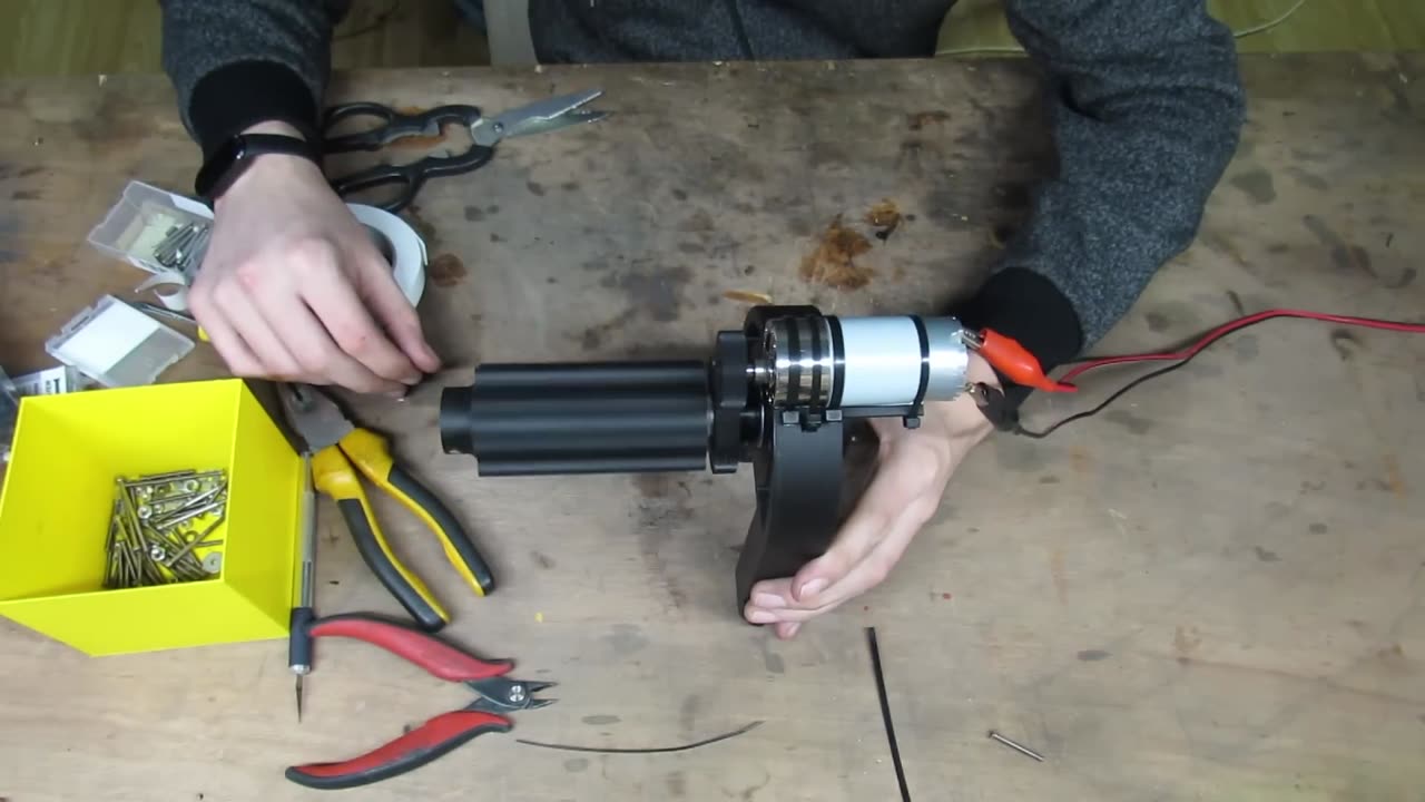 First Ever Full-Scale Flying DeLorean Takes Off! 🚗✨