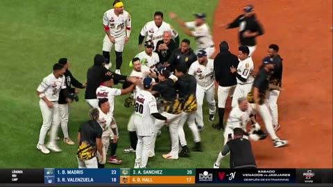 Jhonny Pereda se puso la capa