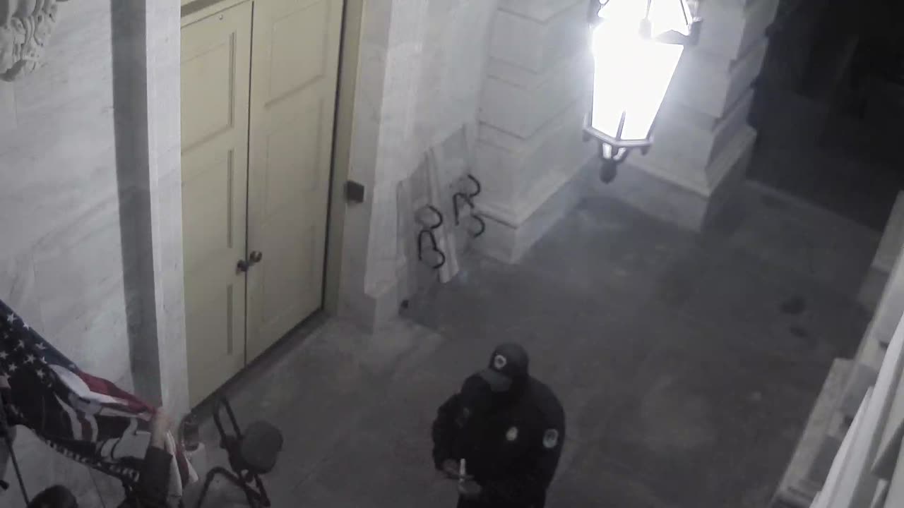 0401USCS01LawLibraryDoorExterior_2021-01-06_19h00min01s687ms.mp4
