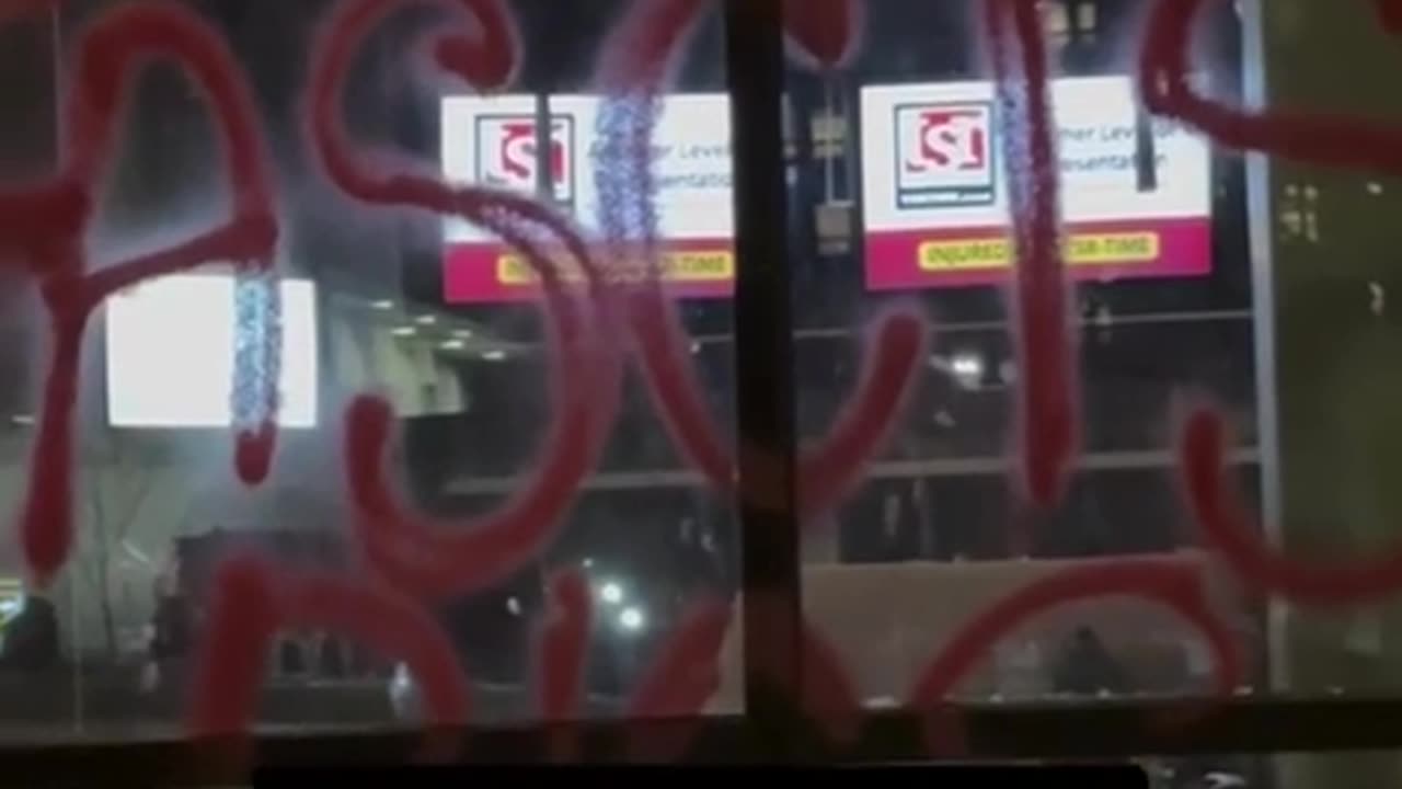 Libtards take over a Hilton