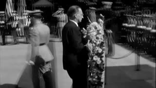 PRESIDENT GREETS ALCI... - PRESIDENT GREETS ALCIDE DE GASPERI, ITALIAN PRIME MINISTER - 111-adc-9164
