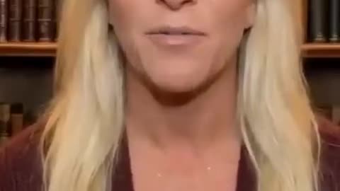 Ecco chi è il vostro eroe Donald Trump, ascoltate Marjorie Taylor Greene, ascoltate.