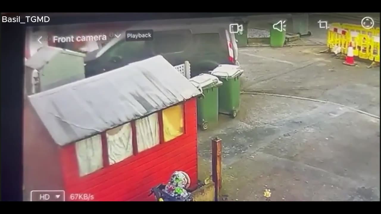 🚨🎥HORRIFYING BOILING WATER ATTACK CAUGHT ON CCTV