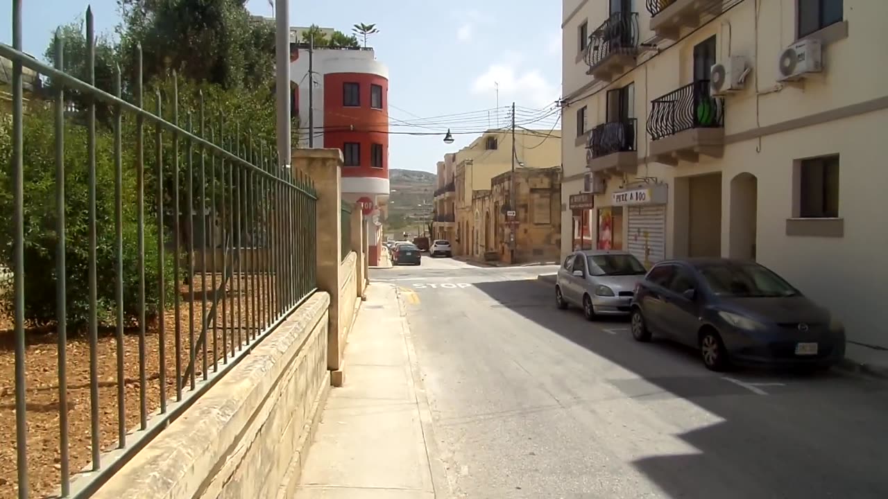 Ein Lauf durch Mgarr Malta zum ATM