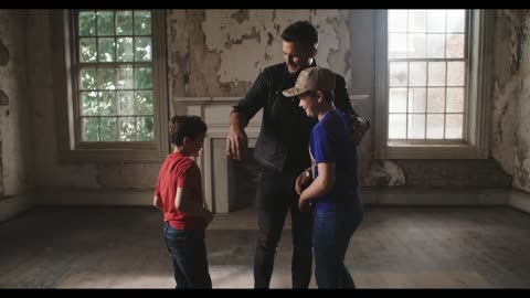 Luke Bryan - Build Me A Daddy (Official Music Video)