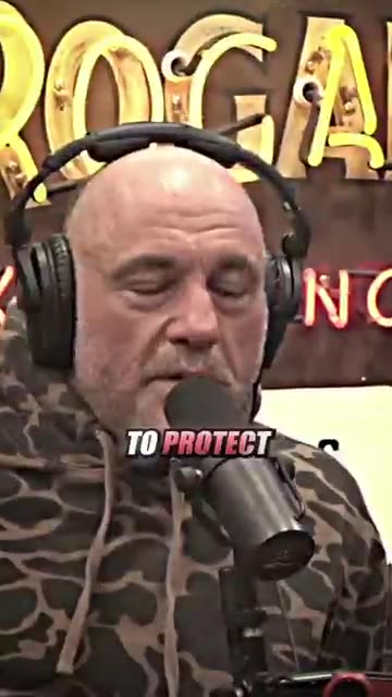 Joe Rogan VS. Grizzly Bear 😳