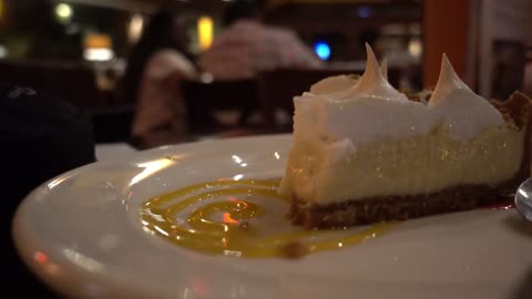 Golden Swirls & Melting Chocolate: The Dessert That Breaks the Internet