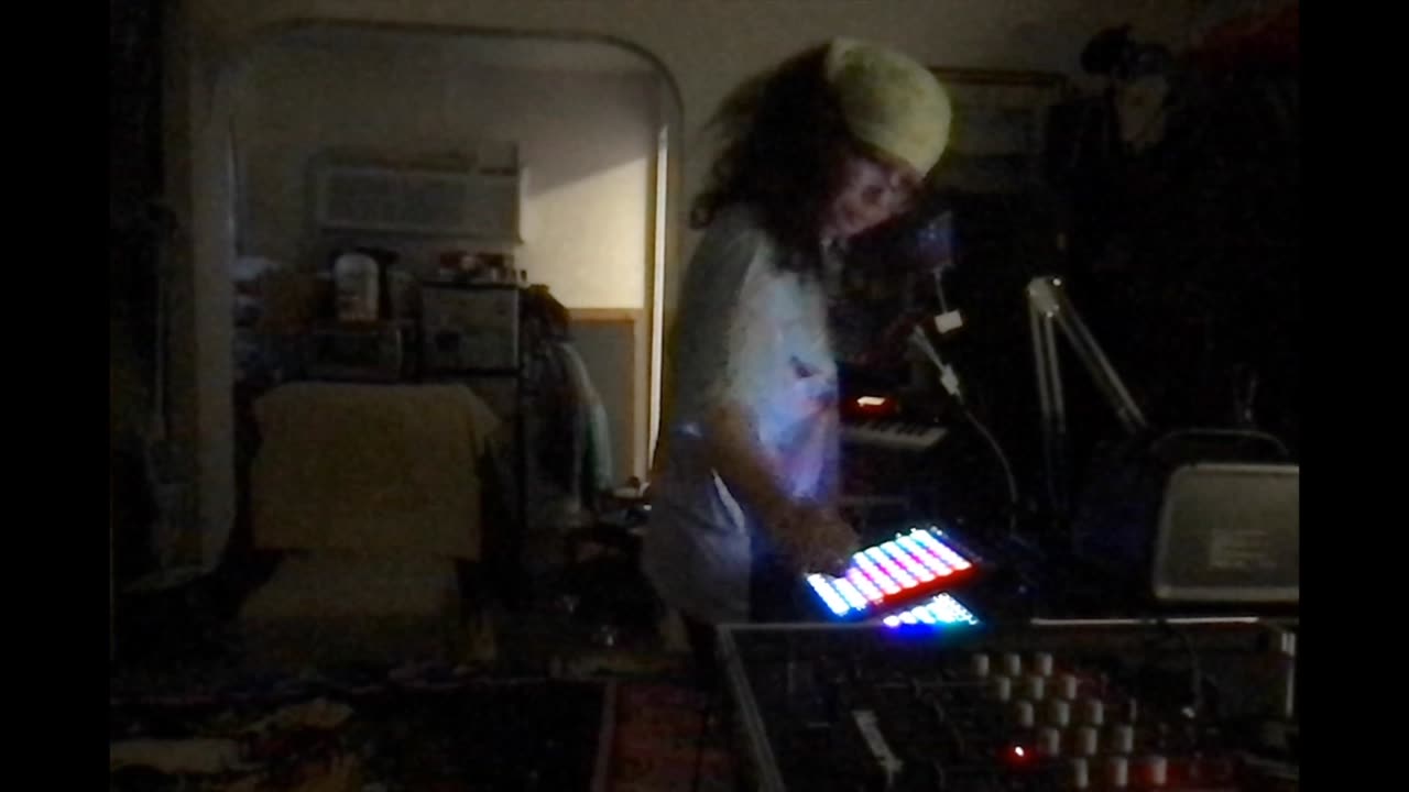 Bleepz 'N Bloopz & The Oontz Oontz Oontz! Ep. 4 #housemusic #musicpractice #edmproducer #deephouse