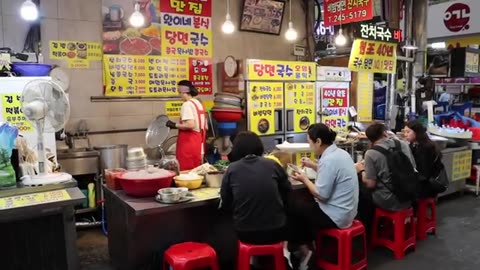 40 Years of Legendary Flavor! The Bibim Dangmyeon Everyone Lines Up For | Korean Street Food