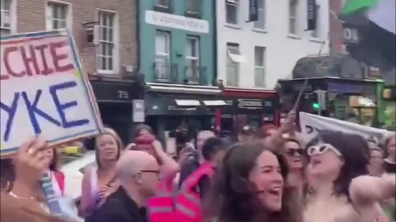 Is there anyone in this video who wouldn’t be executed by Hamas?