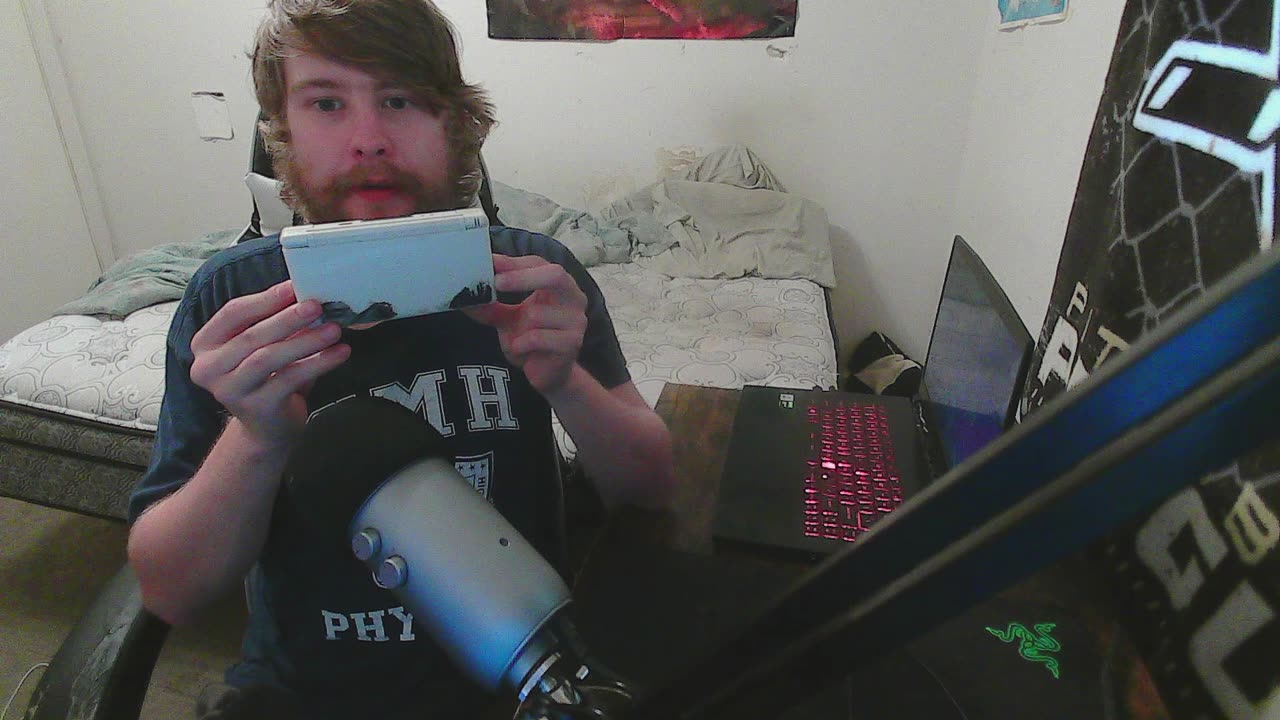look i still have my Nintendo ds lite