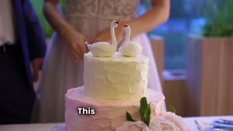 FlavorVille Viral Cakes 🍌🍰 Banana Cream Cheese & Italian Meringue Buttercream