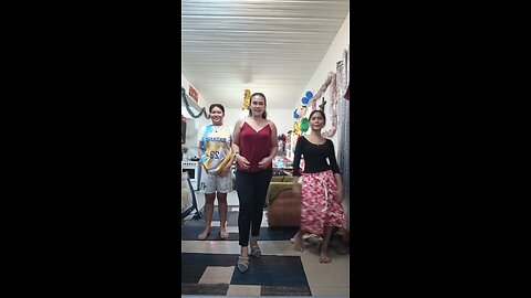 Tiktok Dance Trio with my Daughters classmates🤣