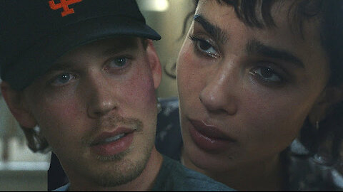 CAUGHT STEALING Clip (2025) Austin Butler & Zoë Kravitz HOT Kissing Scene