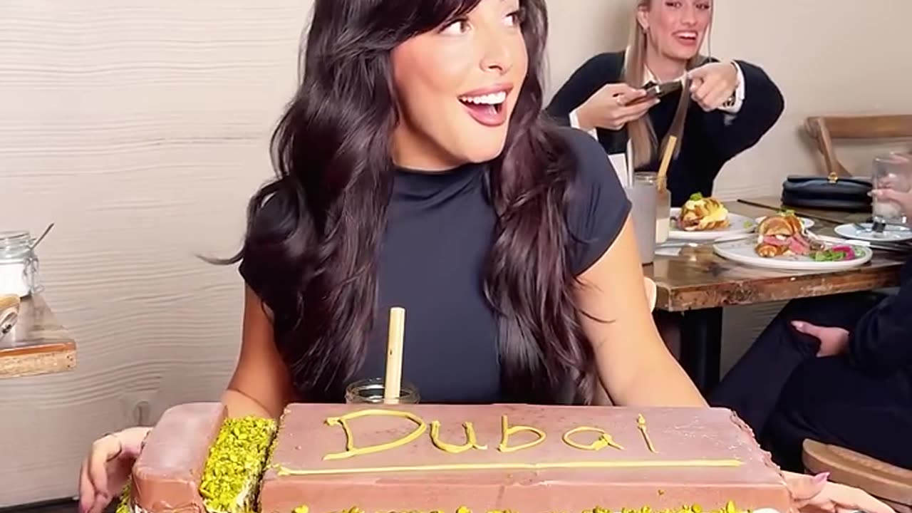 OVERSIZED FOOD ORDER 😂😂