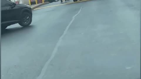 DHS agents pulled into The Home Deporto in Baltimore, illegal aliens started fleeing everywh