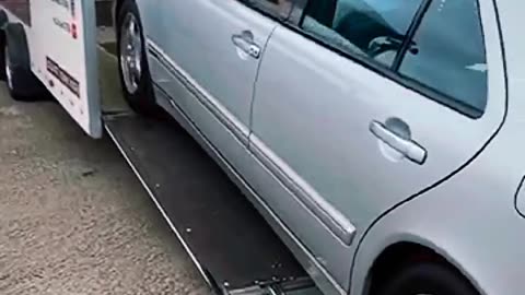 Watch Now! Mercedes Loading Into an Enclosed Trailer 🚗🔥