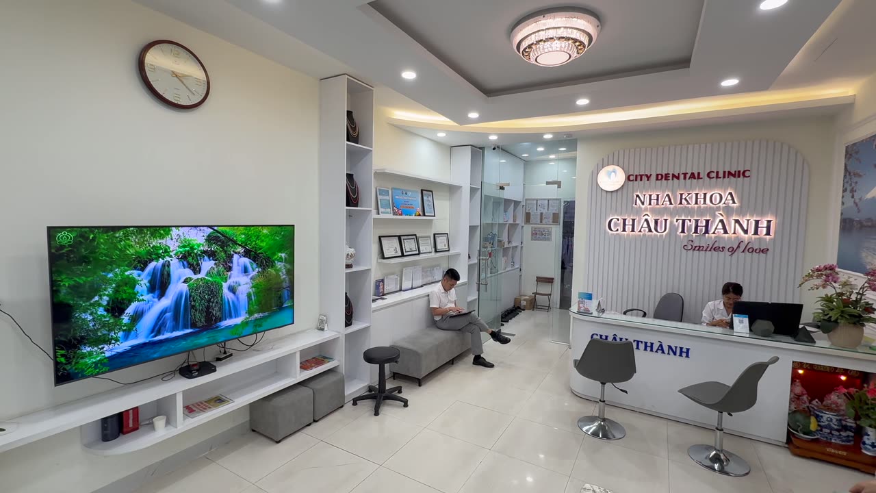 Getting my teeth cleaned at Nha Khoa Chau Thanh in Hanoi, Vietnam