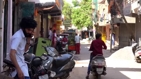 an extremely funny trolling of passersby