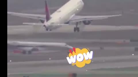 Seconds from a real disaster, skilled Pilot avoided Plane collision at Los Angeles Airport