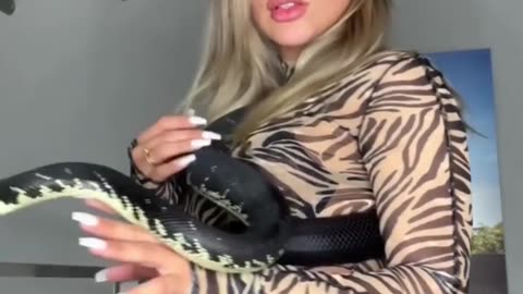 Discovering the Real Laura Leon_ Behind the Glamorous Mask