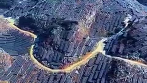 中国貴州省のソーラーパネルの海