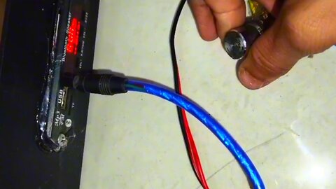 Bass Tube Audio Out से दूसरा Amp चला दिया