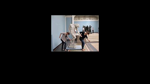 Woman Freaks Out As Statue Moves