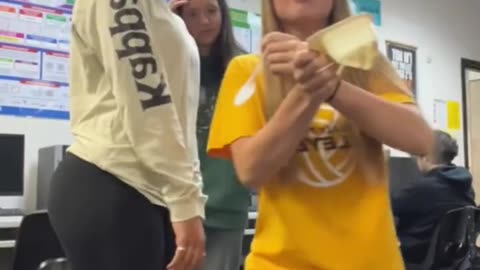 TikTok bop Challenge 🍎