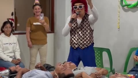 Juego de la Mesa Humana