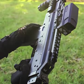 wz.96自动步枪 #国外合法拍摄国内请勿模仿 #武器科普 #实弹射击 #男人减速带 #靶场射击