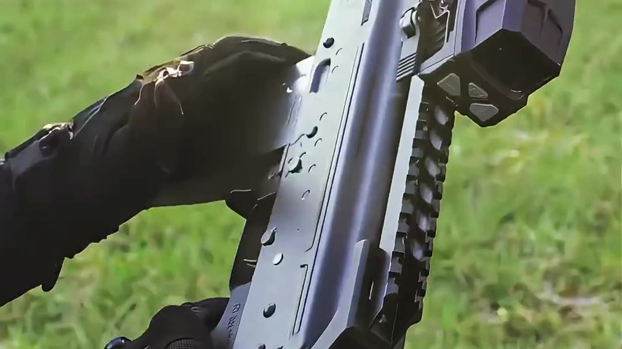 wz.96自动步枪 #国外合法拍摄国内请勿模仿 #武器科普 #实弹射击 #男人减速带 #靶场射击