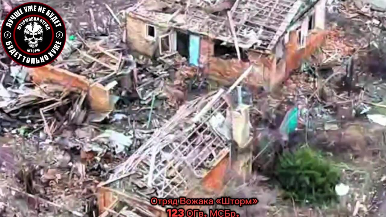 Troops of the 123rd MRB Storm a Ukrainian Strongpoint in a Residential Building in Kirovo