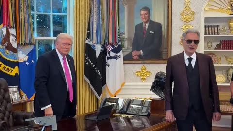 Andrea Bocelli sings "Time to say goodbye" in the Oval Office