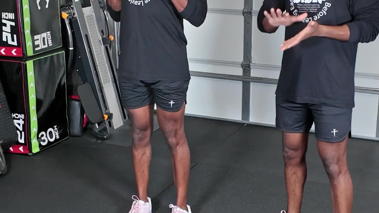 STANDING TO KNEELING TRICEP EXTENSION