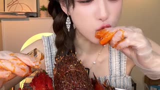 大馋丫头又又又吃生腌拼盘了, 这口生腌的“毒”,真的只有0次和无数次!#一起吃饭吧 #生腌海鲜 #妈呀太香了 #美食