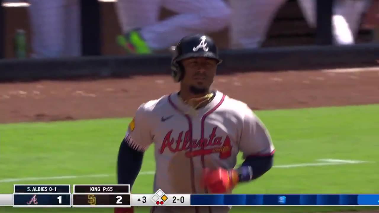 MLB - Ozzie Albies' #OpeningDay homer puts the @Braves ahead 😤