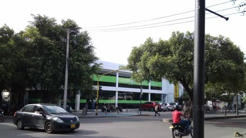 Caminando por Cúcuta, Colombia | De Ventura Plaza a la Plaza Bolívar | Un día soleado de Junio