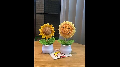 Handwoven Mini Potted Flower Rose Office Desktop Ornamental Potted Plants Woolen Thread Finished